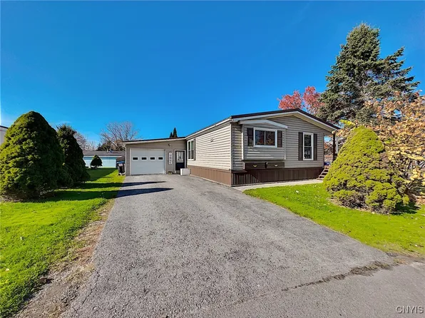 17 Hickory Dr, Clark Mills, NY 13321