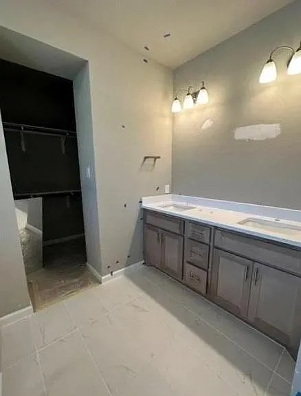 2525 Four Roses Dr — Photo 16