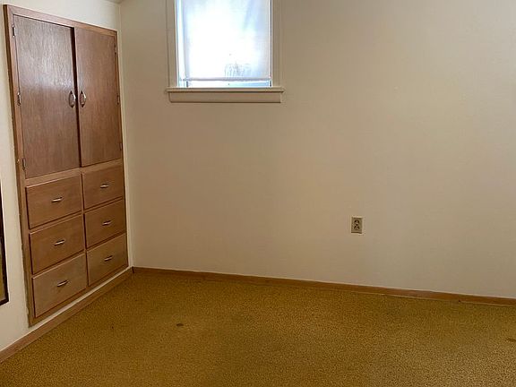 3rd image of 410 South Ave E