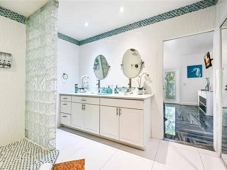 5940 English Oaks Ln — Photo 46