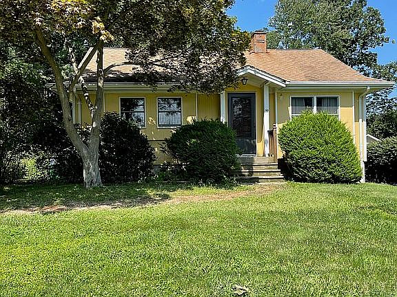 2nd image of 39 Casazza Pl