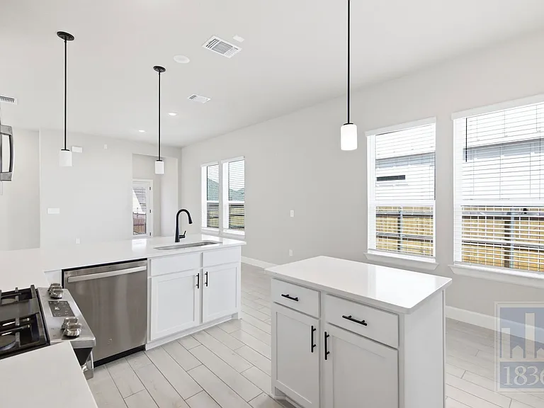 4910 Warm Wassail Dr — Photo 4