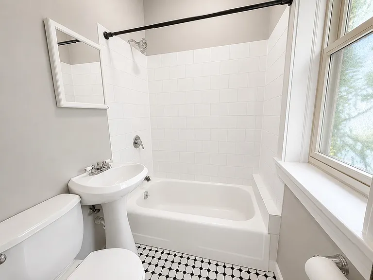 4149 N Sheridan Rd #1 — Photo 10