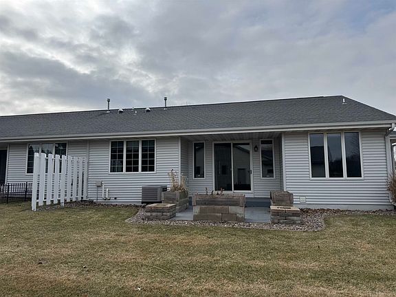 2nd image of 4230 Greenbriar Dr Unit 5