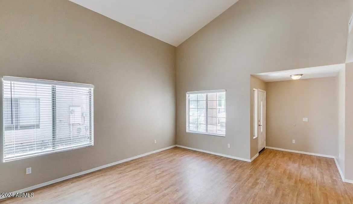 4 bed, 3.0 bath, 2423 sqft, $2,395 — Photo 2