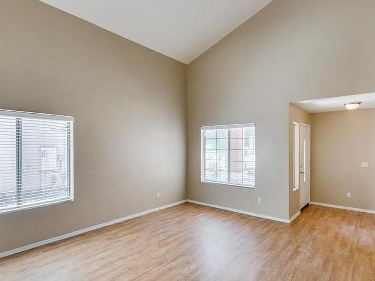 3886 W Dancer Ln — Photo 2
