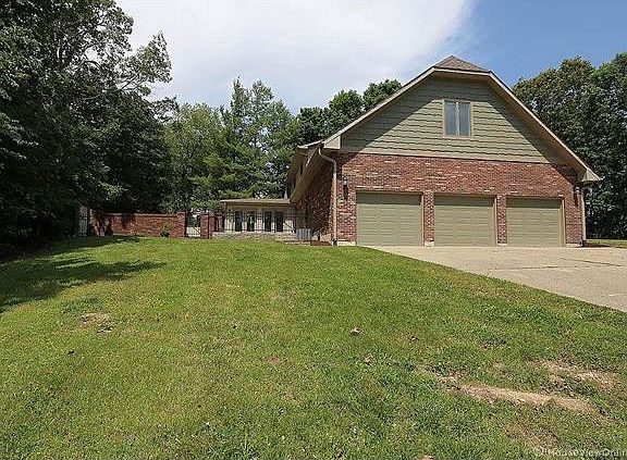 2nd image of 3719 Carolewood Dr