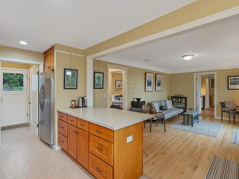 6718 SW 36th Ave — Photo 15