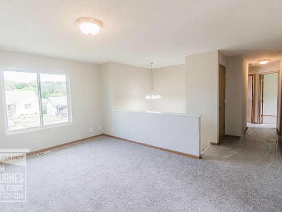3rd image of 206 Valley St