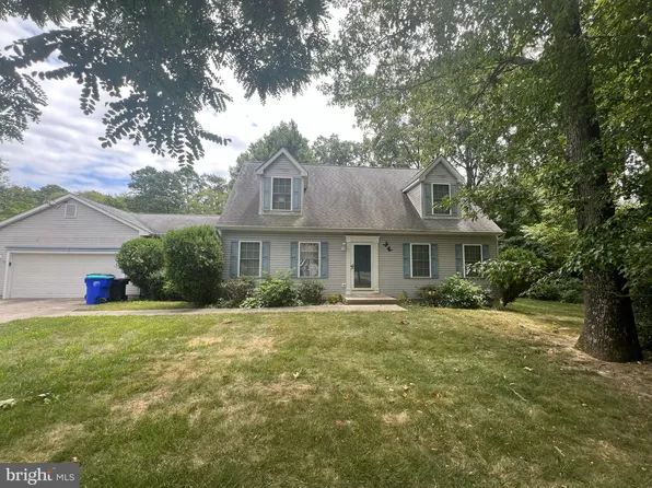 438 11th St, Hammonton, NJ 08037