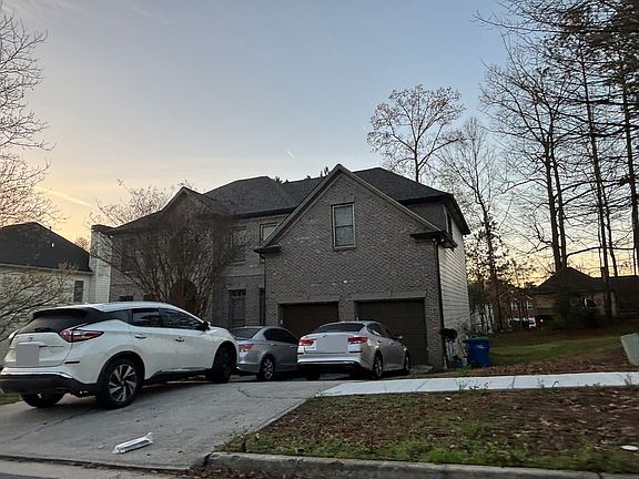 3rd image of 3515 Renaissance Cir