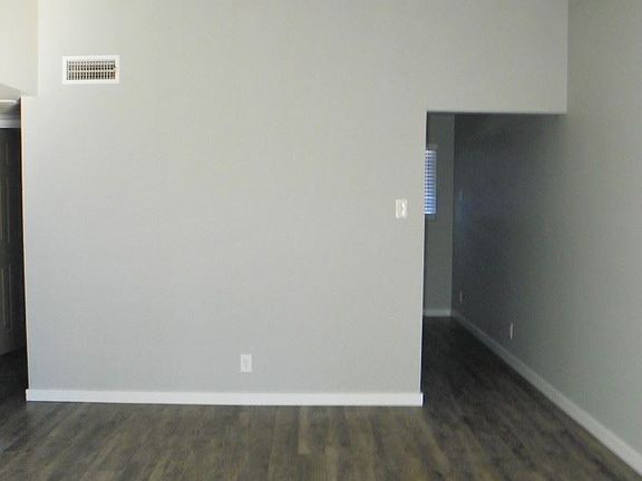 4th image of 3630 N 15th Ave APT 04