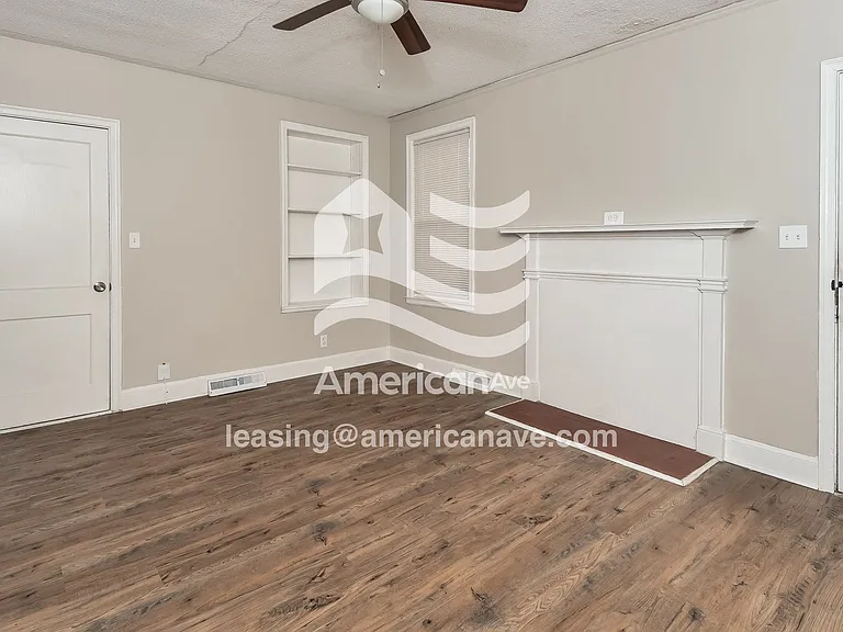15881_004_wm_-_living_room_13369194.jpg