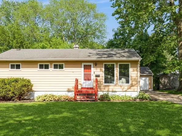 6667 Connecticut St, Merrillville, IN 46410