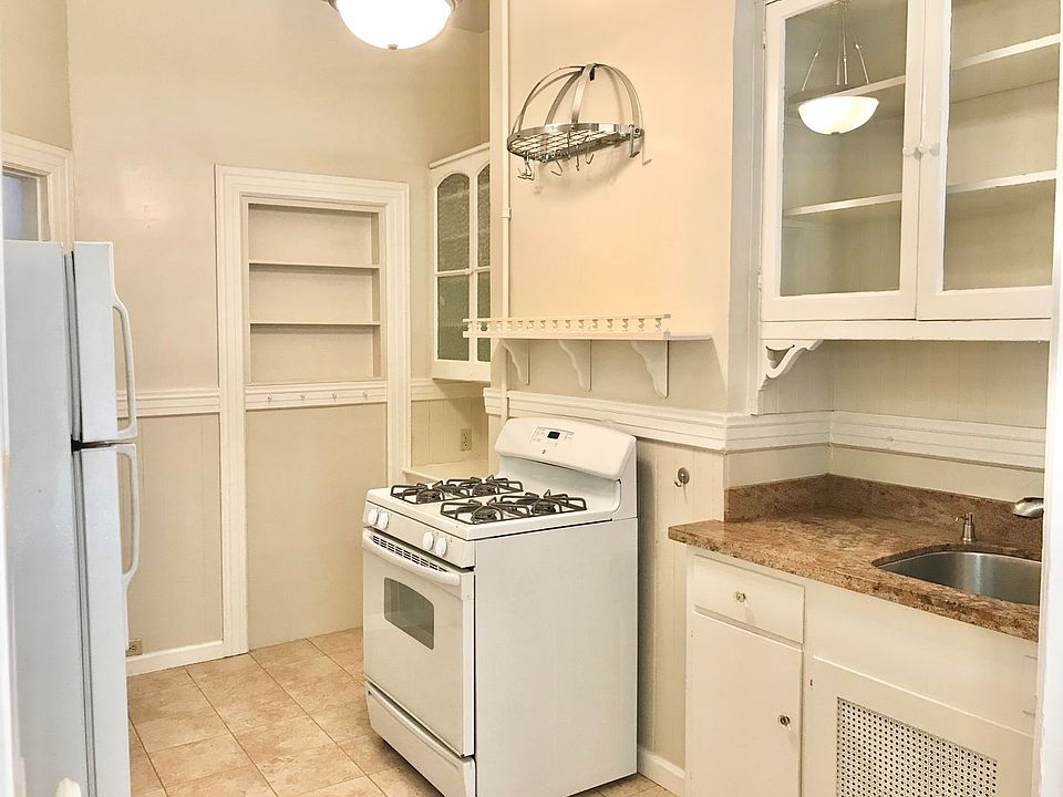 1st image of 323 Presidio Ave #2