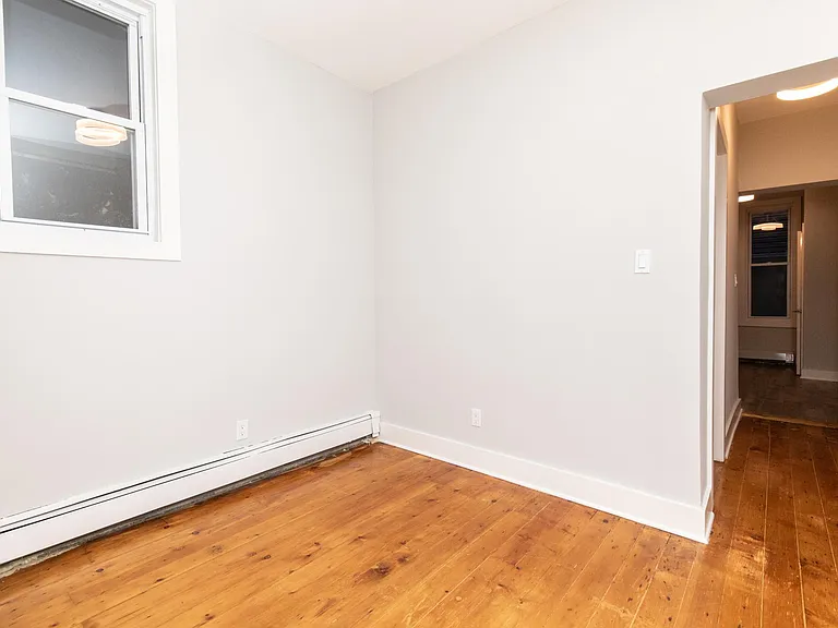 60 Newkirk St #1R — Photo 3