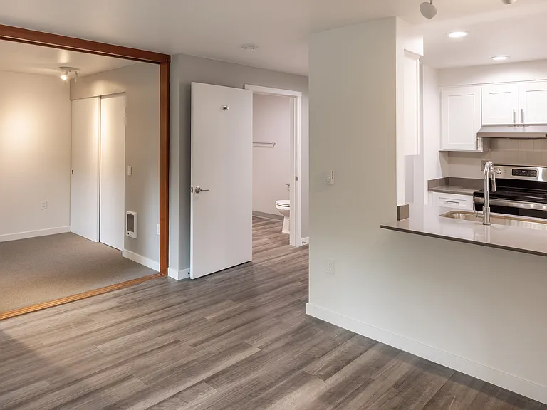 Interlake Place — Photo 10