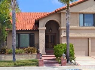 9851 Hot Springs Dr, Huntington Beach, CA 92646