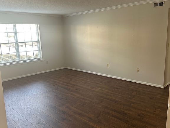 2nd image of 925 Cleveland St Unit 203