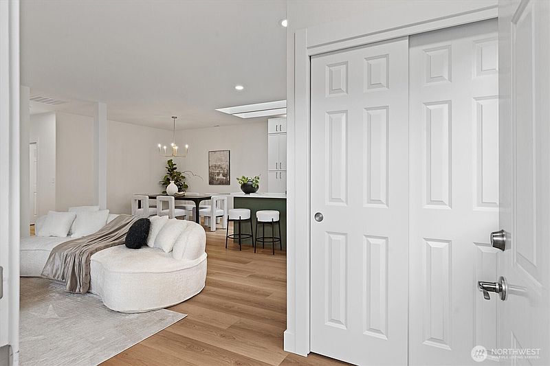 5th image of 6304 Sheffield Lane E