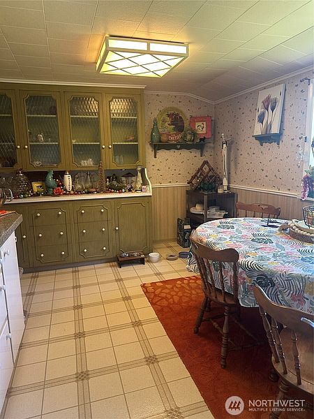 5th image of 2626 100th Street SE