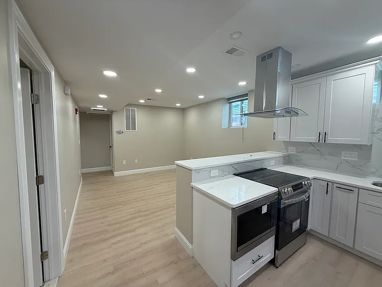231 Highland Ave #6 — Photo 5