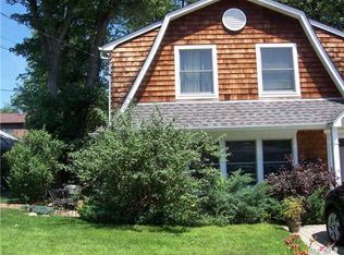 34 Oldwood Rd, Port Washington, NY 11050