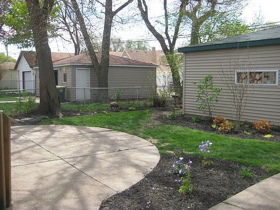 2nd image of 1834 N 75th Ave