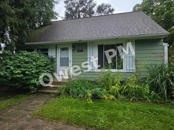 1127 Eastmont Dr SE, Grand Rapids, MI 49546