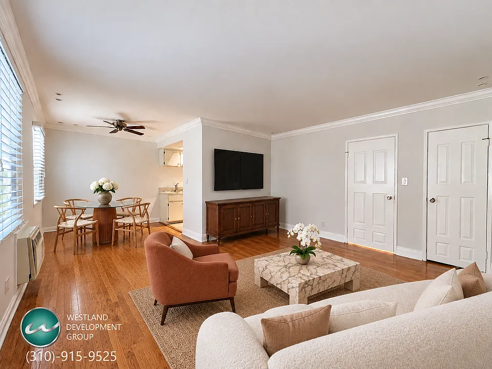 1506 S Barrington Ave #103