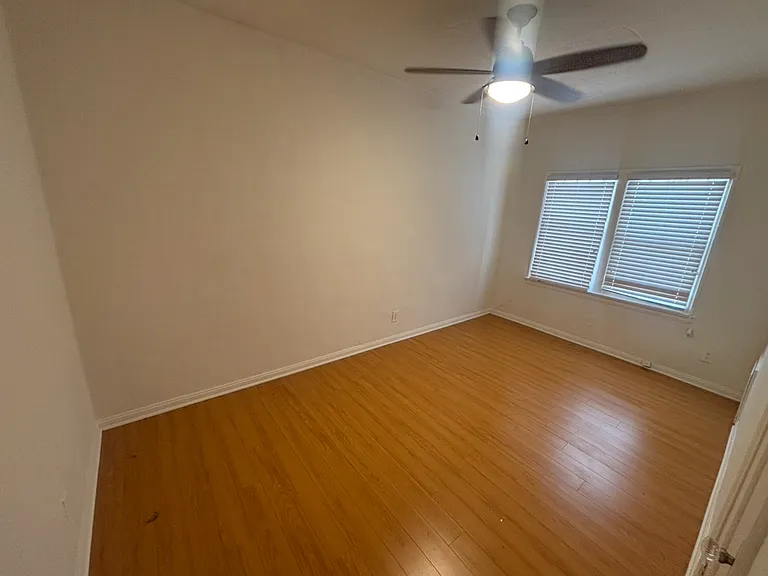 121 S Rexford Dr #2 — Photo 2
