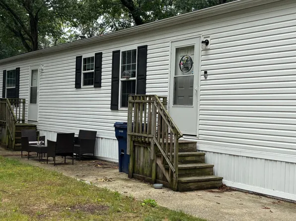 5013 Lumberman Ln, Muskegon, MI 49442