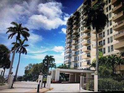880 NE 69th St APT 6R, Miami, FL, 33138