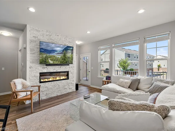 224 Sean St, Brighton, MI 48116