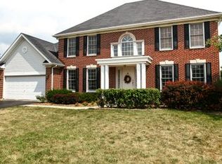 2435 Forestview Cir, Aurora, IL 60502