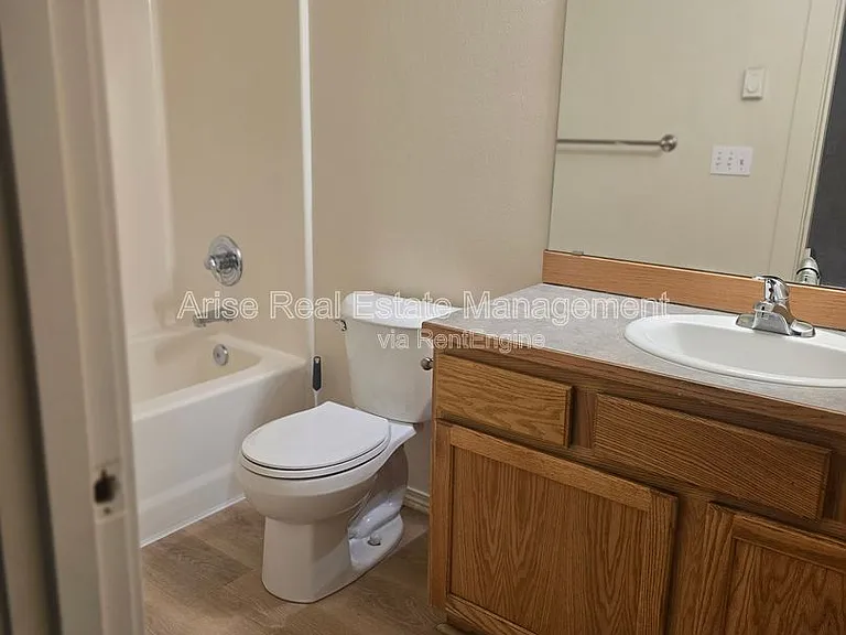 803 SE Kierra Pl — Photo 7