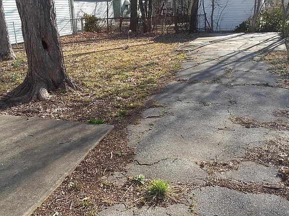 4th image of 317 N 44th St