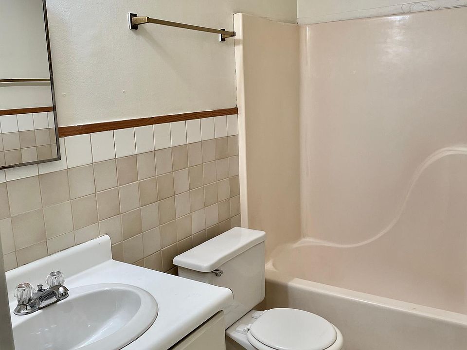 1st image of 89 Sterling Ave #89