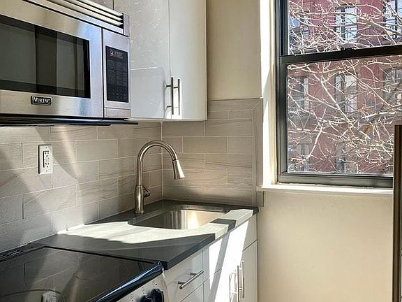 3rd image of 239 W 10th St APT 4B