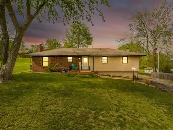 13956 Gibbs Rd, Bonner Springs, KS 66012