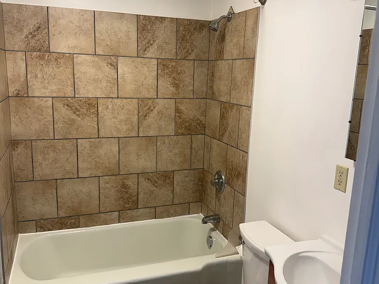 2618 W Fairview Ave #2 — Photo 8