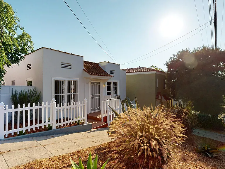 1532 Scott Ave — Photo 40