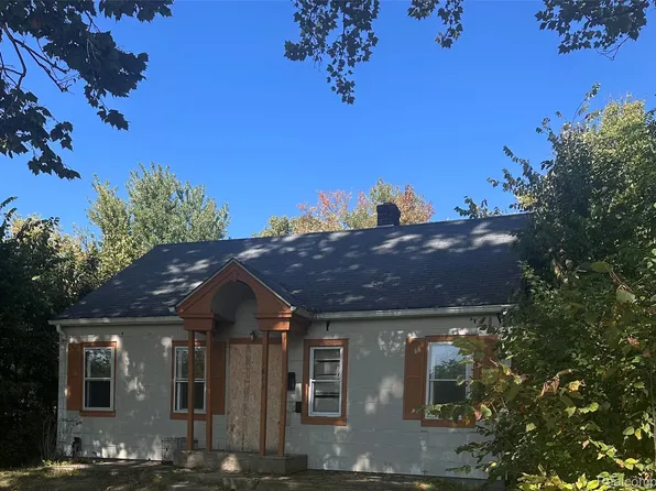 1802 Mackin Rd, Flint, MI 48504