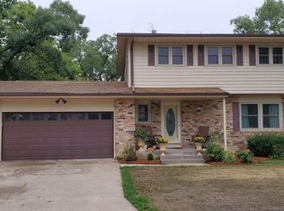 3315 Country Club Ln, Fort Madison, IA 52627