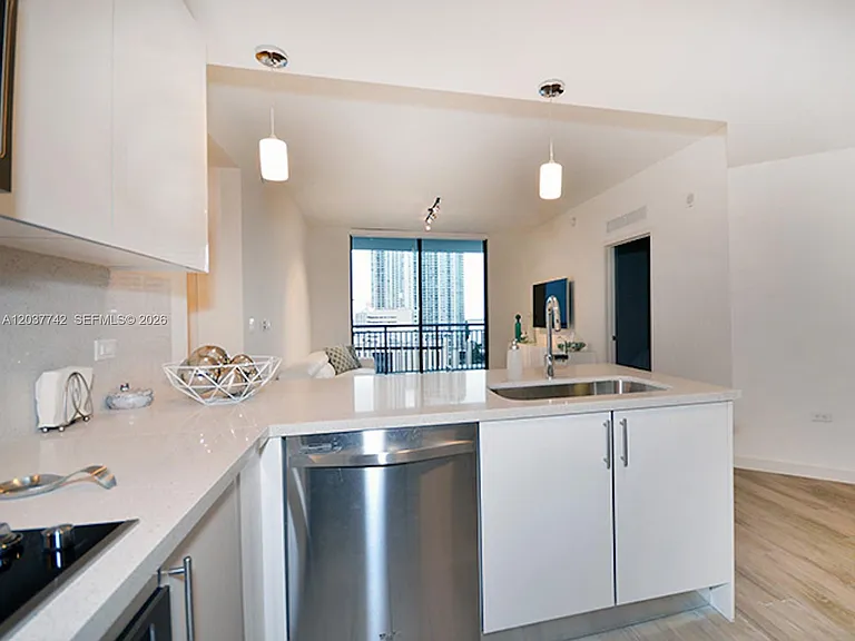 999 SW 1st Ave #1611 — Photo 8