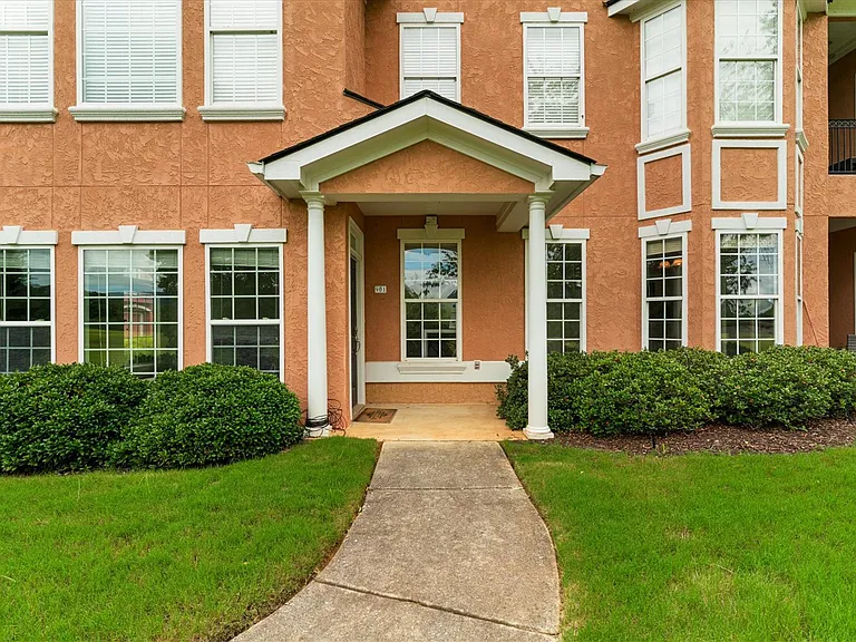 901 Renaissance Ct — Photo 35