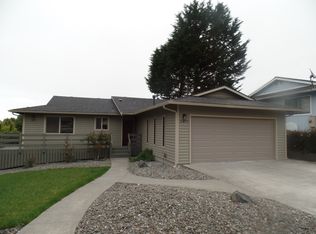 2475 Matthew Cir, Eureka, CA 95503