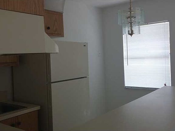 4th image of 101 NE 41st St #116G