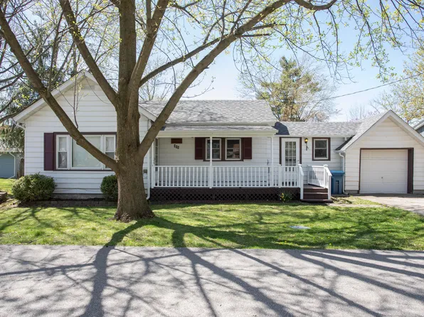 408 Oak St, Kouts, IN 46347