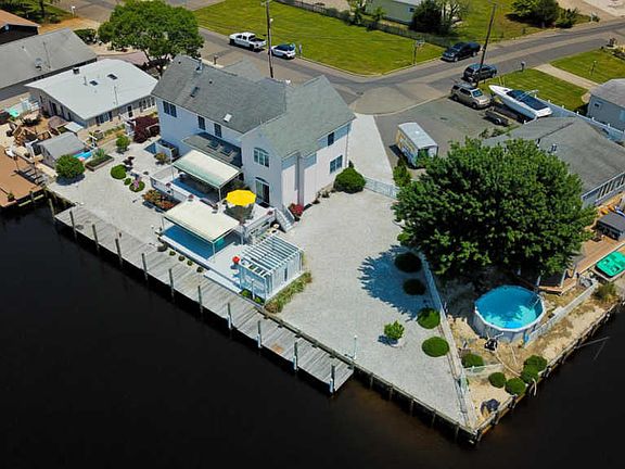 5th image of 11 Drake Dr